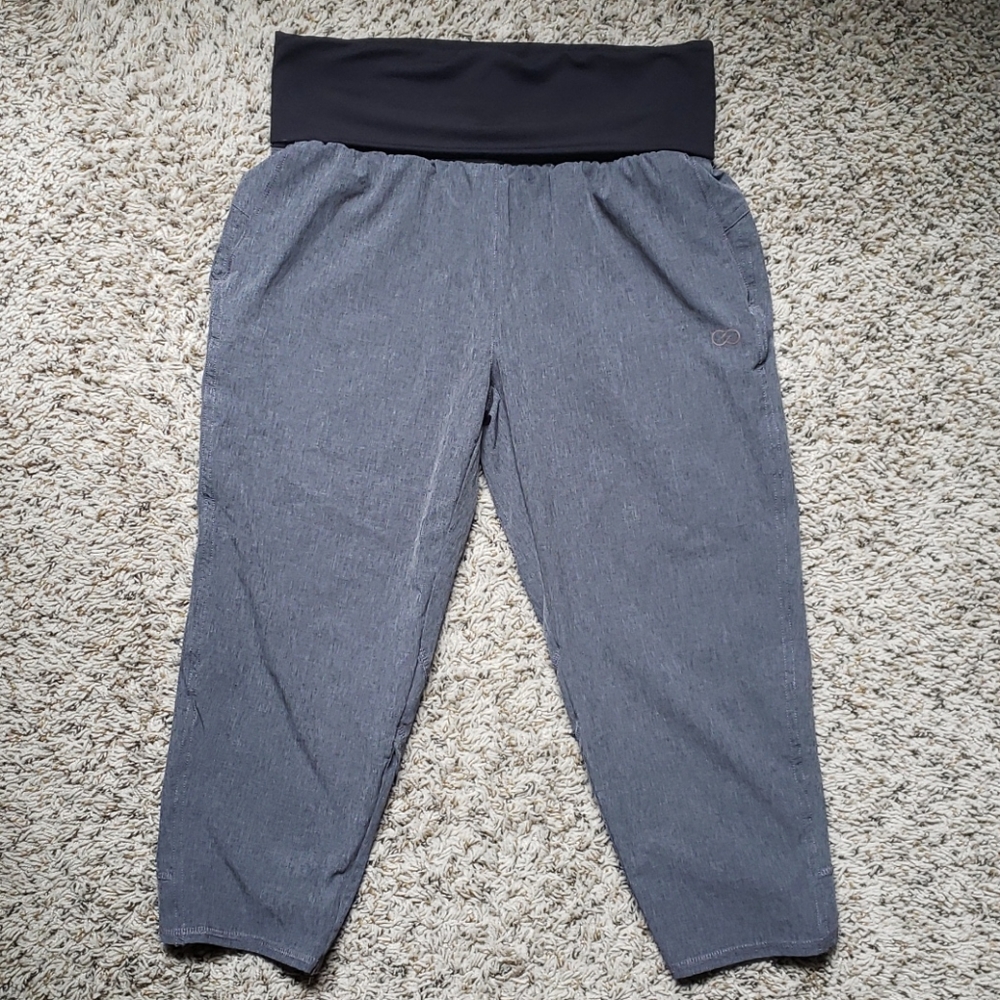 CALIA Capris by Carrie Underwood